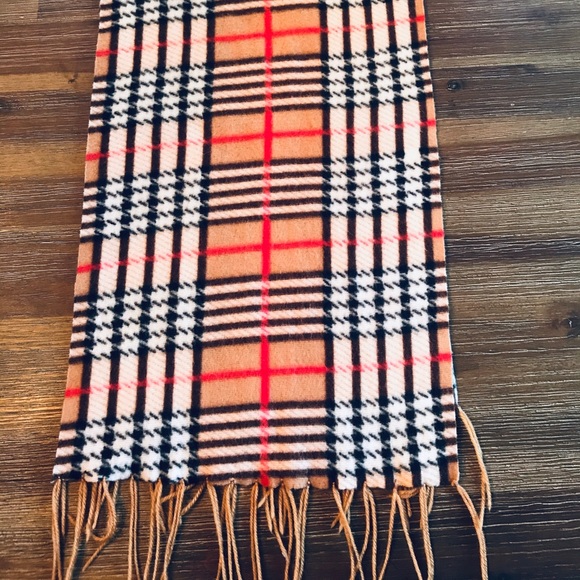 🍓Burberry patterned Scarf - Picture 2 of 5